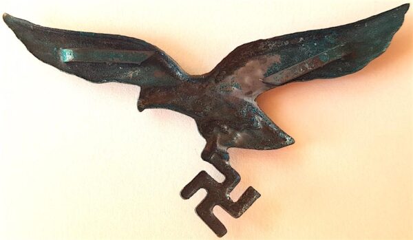 LUFTWAFFE EAGLE CAP INSIGNIA PIN - Image 2