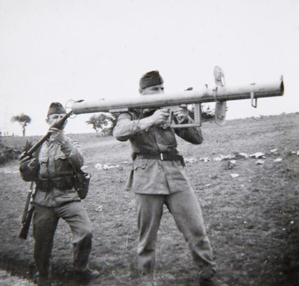 Raketenpanzerbüchse 54 (RPzB.54) „Panzerschreck“ - Image 4