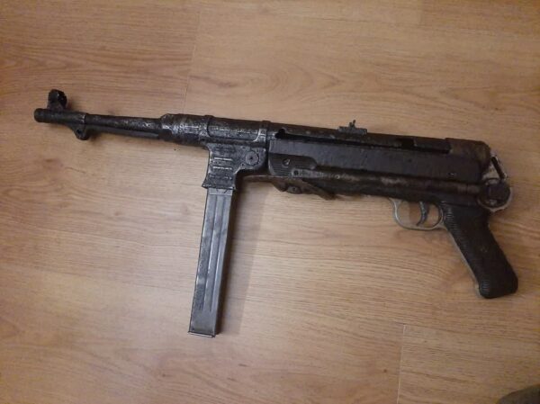 (New in stock) Deactivated MP40 Relic
